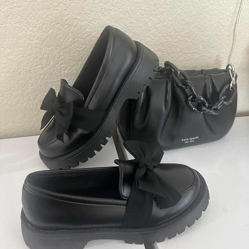 Black Flats with Bow Detail